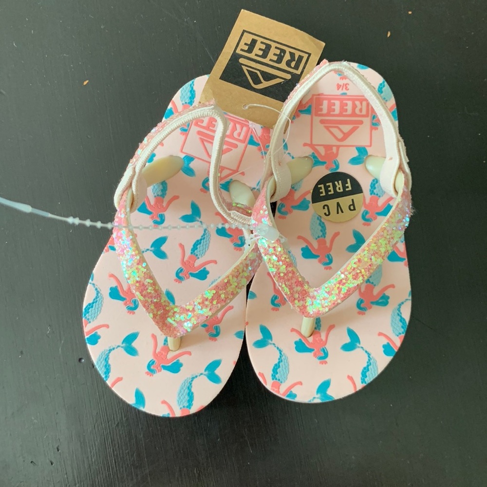 Baby girl pink Reef sandals. Sz 3/4